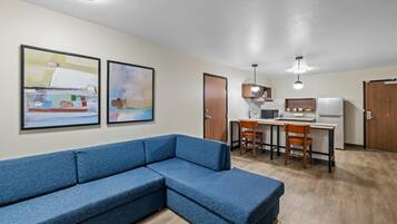 Suite, 1 King Bed, Non Smoking