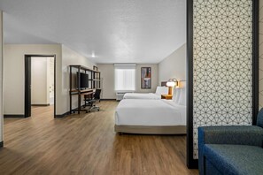 Desk, laptop workspace, free WiFi, bed sheets - Everhome Suites Rochester Greece (Rochester)