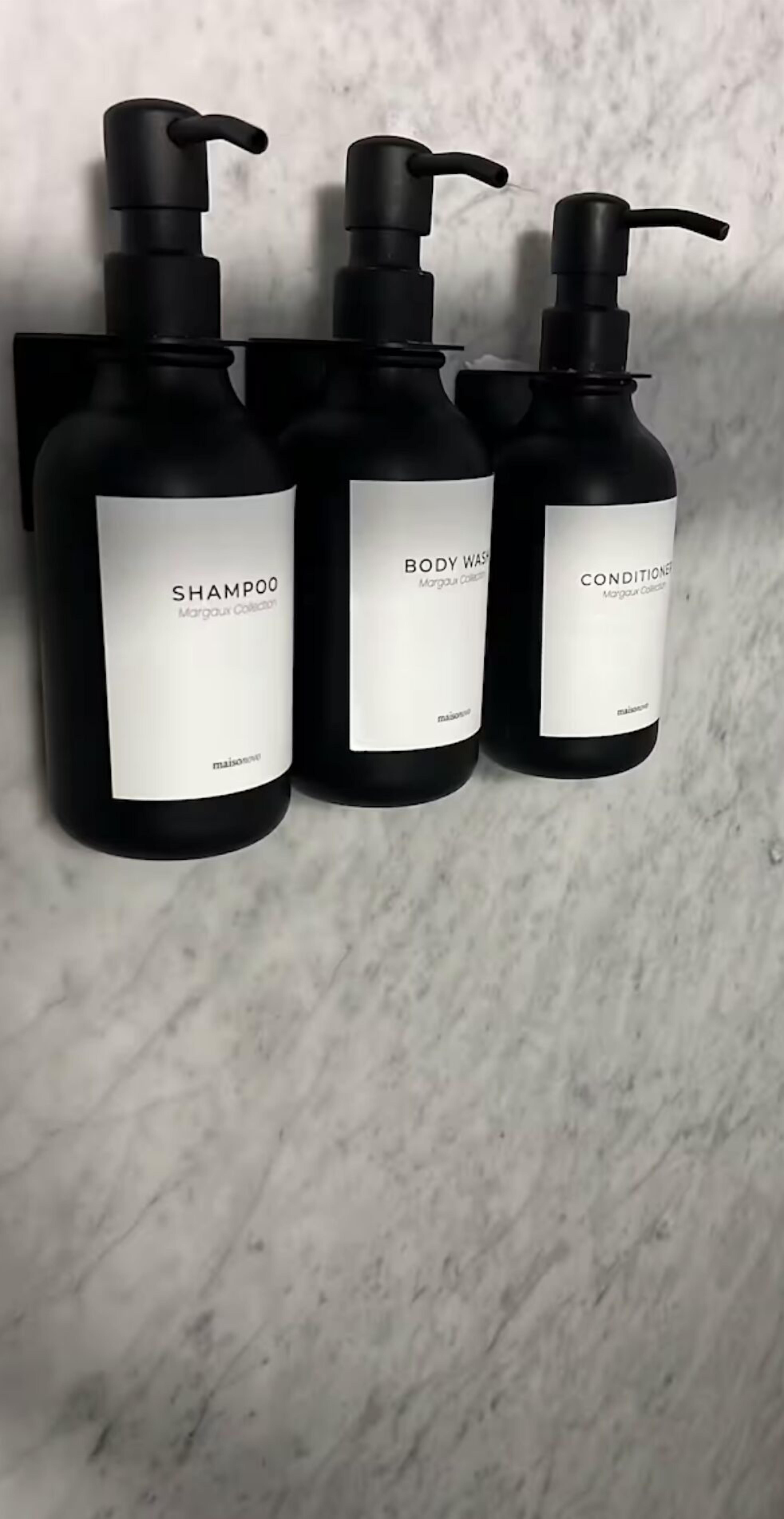 吹风机、坐浴桶、毛巾、肥皂