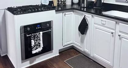 Luxury Charming 3-bedroom house with WiFi, AC in enjoyable Chicago