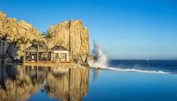 Beach - Grand Solmar Land´s End Resort & Spa Cabo San Lucas's Jr Suite (Cabo San Lucas)