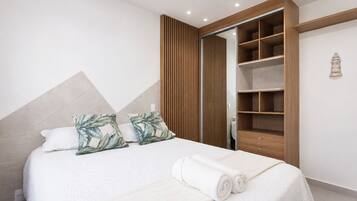 Deluxe Villa | 3 bedrooms, blackout drapes, iron/ironing board, WiFi (free)