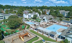 Piscine couverte, piscine extérieure