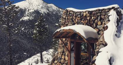 Boulder's Only Earthship~Handcrafted, Non-toxic, Indoor Gardens, Outdoor Hot Tub