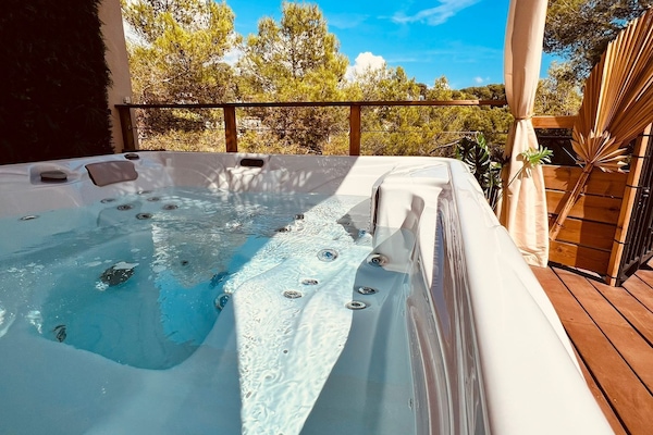 Bain à remous extérieur