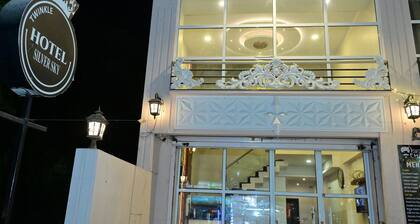 Hotel Twinkle Regency By Wishotel