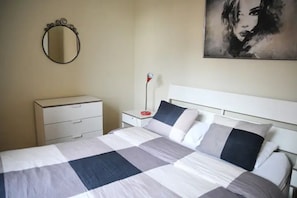 2 slaapkamers, een strijkplank/strijkijzer, wifi, beddengoed