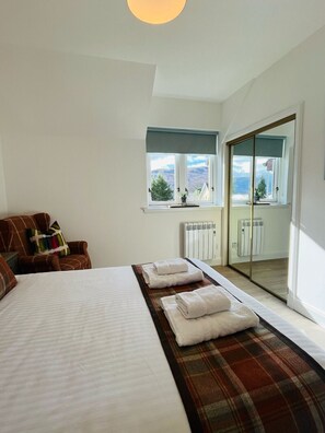 2 makuuhuonetta, silitysrauta/-lauta, vauvan matkasänky, ilmainen Wi-Fi