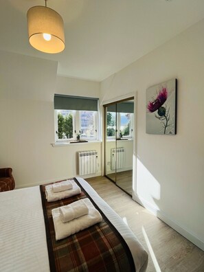 2 chambres, fer et planche à repasser, lit parapluie, Wi-Fi gratuit