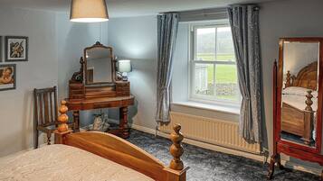 3 bedrooms, free WiFi, bed sheets
