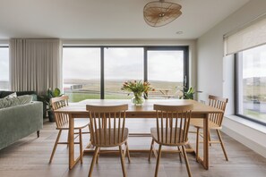 Dining - Pollan  – 4 Bedroom Self-Catering @ Ballyliffin Beach Houses, Pollan @ Ballyliffin Beach Houses metr... (Ballyliffin)