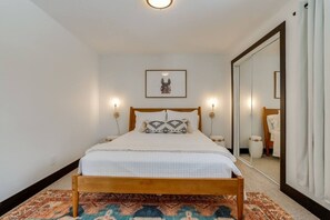 4 bedrooms, desk, iron/ironing board, free WiFi