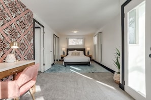 4 habitaciones, escritorio, tabla de planchar con plancha y wifi gratis