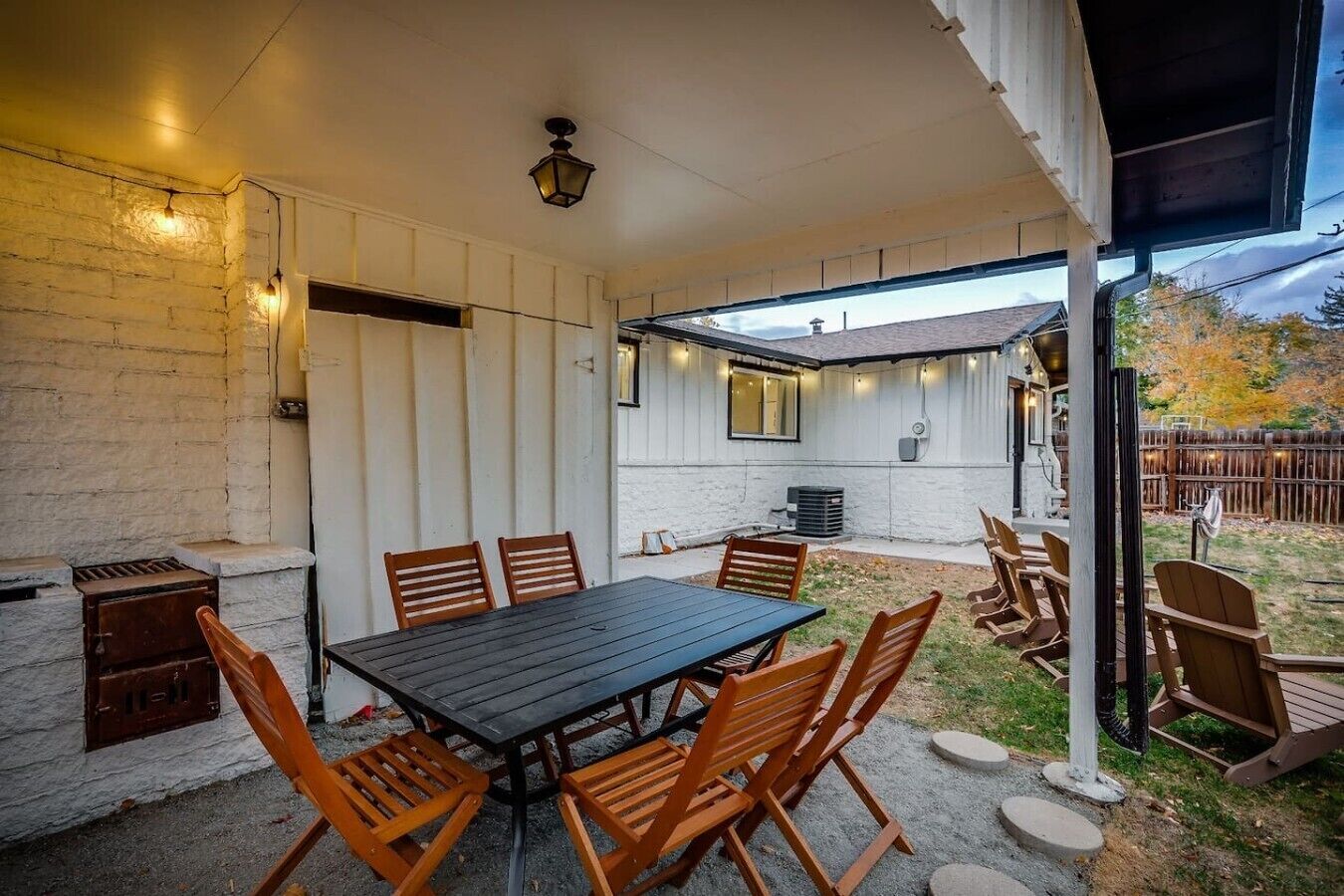 Outdoor dining