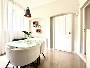 Apartment, 1 Bedroom, Smoking, Terrace | Interior