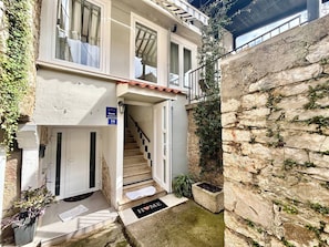 Apartment, 1 Bedroom, Smoking, Terrace | Exterior detail