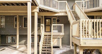 Golden Summit | Air Hockey | Wood Fireplace | Pets