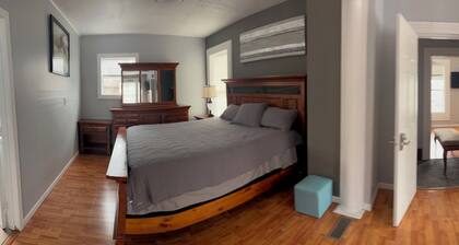 Private 2-Suite Retreat In UpTown Arts District