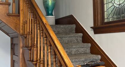 Private 2-Suite Retreat In UpTown Arts District