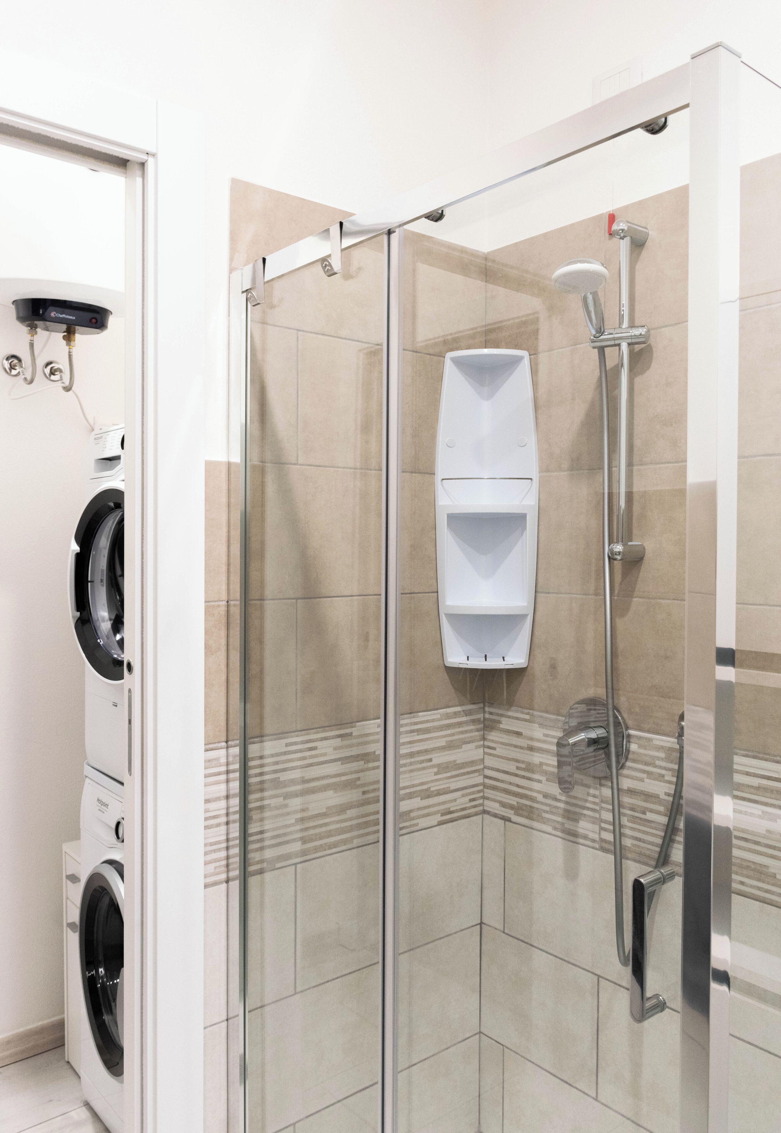 Dusche, Haartrockner, Bidet, Handtücher