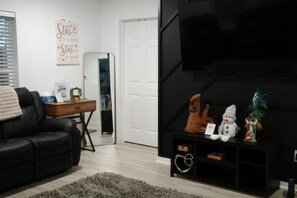 Interior - Lindo Lanier Cottage in Gainesville (Gainesville)