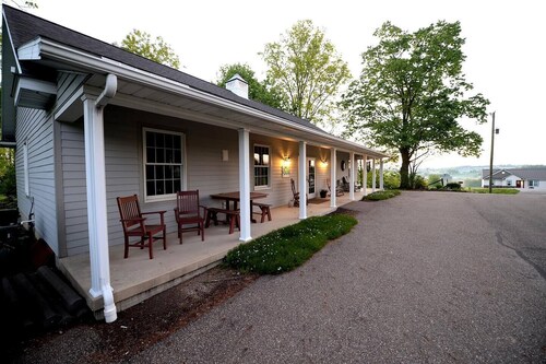 Spacious 2 BR home, just minutes from Berlin, OH.