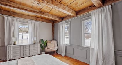 COZY 1BDR on Working Farm~Mini Cows + Soaking Tub