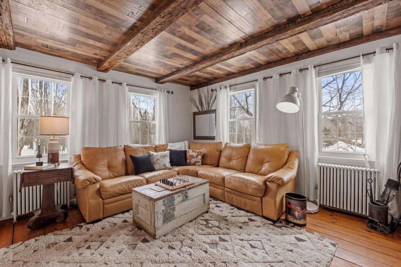 Bright living space perfect for relaxing and reconnecting.