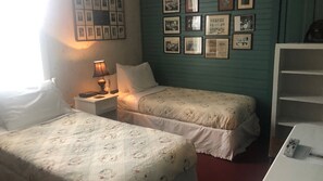 1 bedroom, iron/ironing board, travel cot, WiFi