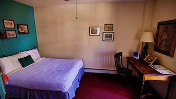 1 bedroom, iron/ironing board, travel crib, WiFi