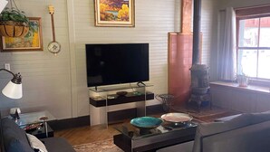 Unclassified image, 2 of 20, button - #1 Guest House 2Bd 2 Bath Pet Friendly Across from Spa (Silverton)