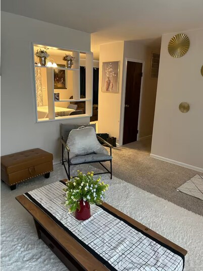 Charming 3-bedroom house with WiFi, AC in fantastic Columbus