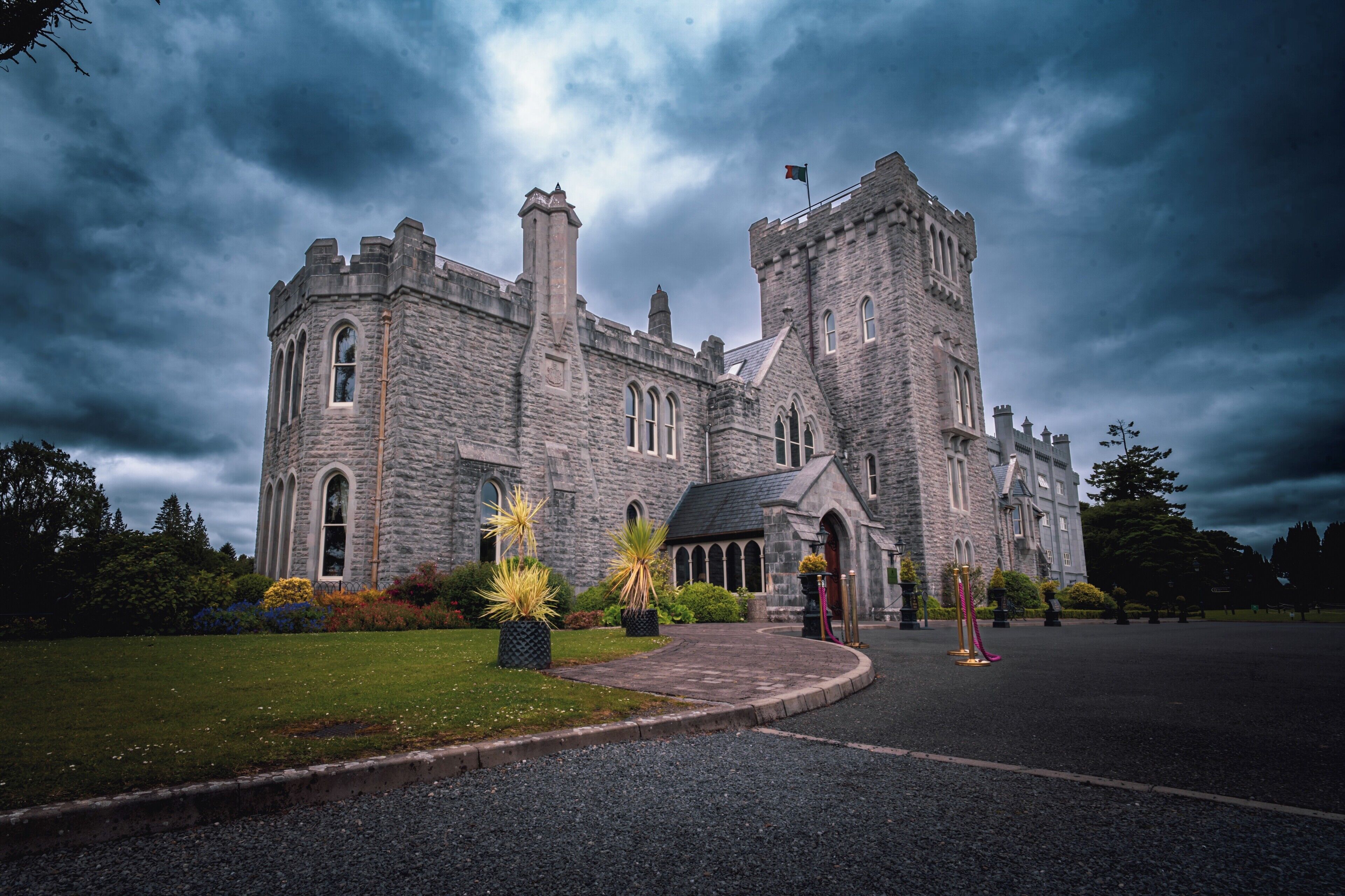 Kilronan Castle Hotel - 3 minutes walk from us!