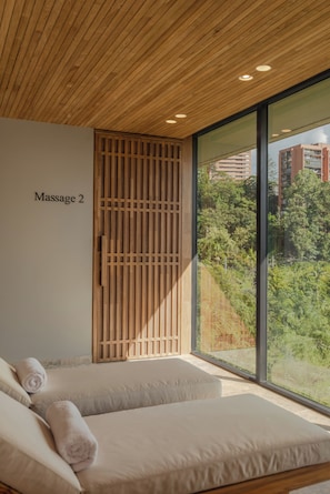 Couples treatment room(s), hot stone massages, deep-tissue massages