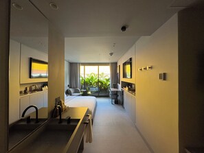 Classic Room, 1 King Bed, Non Smoking (Standard) | Egyptian cotton sheets, premium bedding, pillowtop beds - Wake BioHotel, a Member of Design Hotels (Medellín)