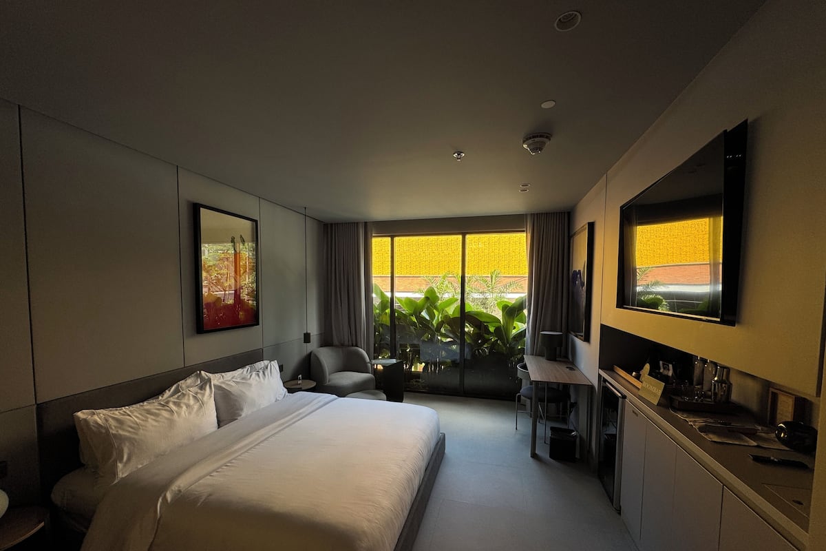 Classic Room, 1 Queen Bed, Non Smoking (Standard)