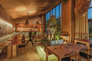 Restaurant - Wake BioHotel, a Member of Design Hotels (Medellín)