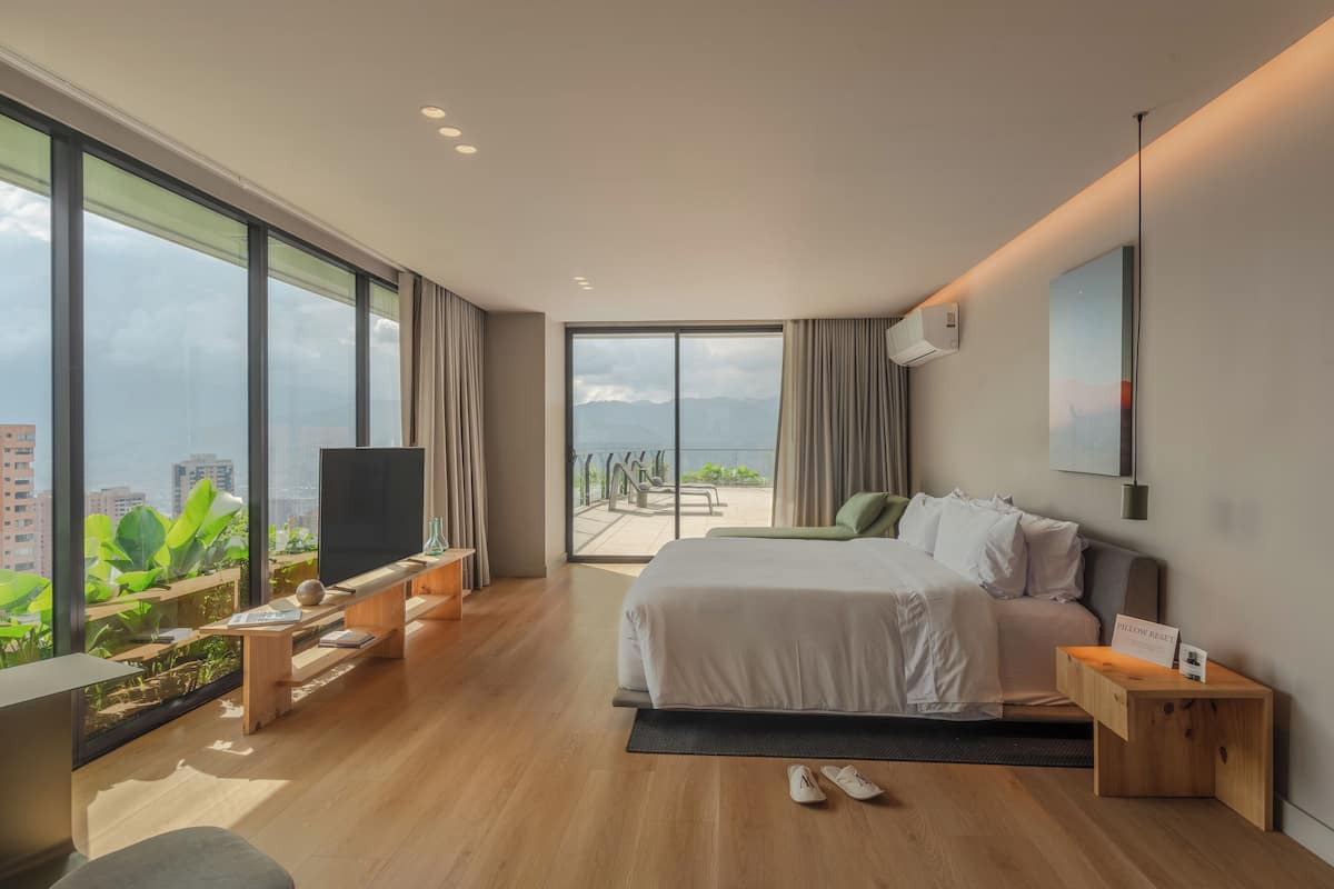 Superior Apartment, 3 Bedrooms, Kitchen, City View | 1 bedroom, free minibar items, in-room safe, free WiFi