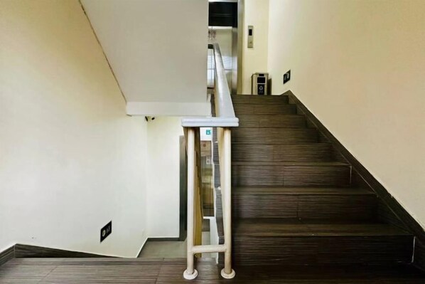 Interior - Shanghai Zhong'an Hotel (Xizang North Road Subway Station) (Shanghai)