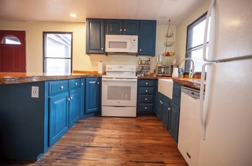 Charming 3-bedroom house with amazing views a few miles south of lovely Laramie