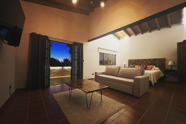 Gallery Room, 1 King Bed with Sofa bed, Air conditioning, City View | Premium bedding, minibar, in-room safe, individually decorated