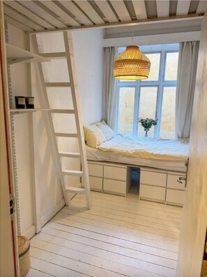 1 bedroom, WiFi, bed sheets