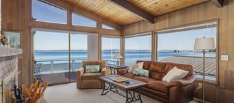 No Bank Waterfront Home - Epic Views and Sandy Beach Await you