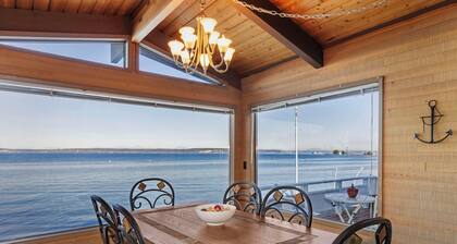No Bank Waterfront Home - Epic Views and Sandy Beach Await you