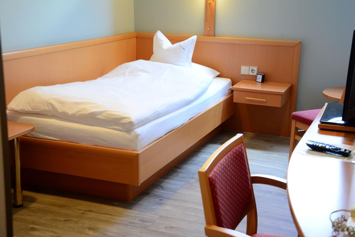 Classic Single Room | 1 bedroom, desk, laptop workspace, free WiFi
