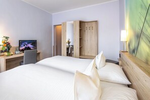 Habitación Confort con 1 cama doble o 2 individuales | Escritorio, espacio para trabajar con un portátil, wifi gratis
