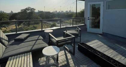 Luxury 4BR Penthouse | Rooftop Deck + Pool Table