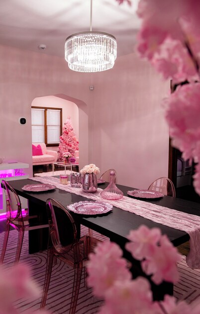 Pink Diamond Rental in Bayview area Milwaukee with WiFi, AC for pink lovers