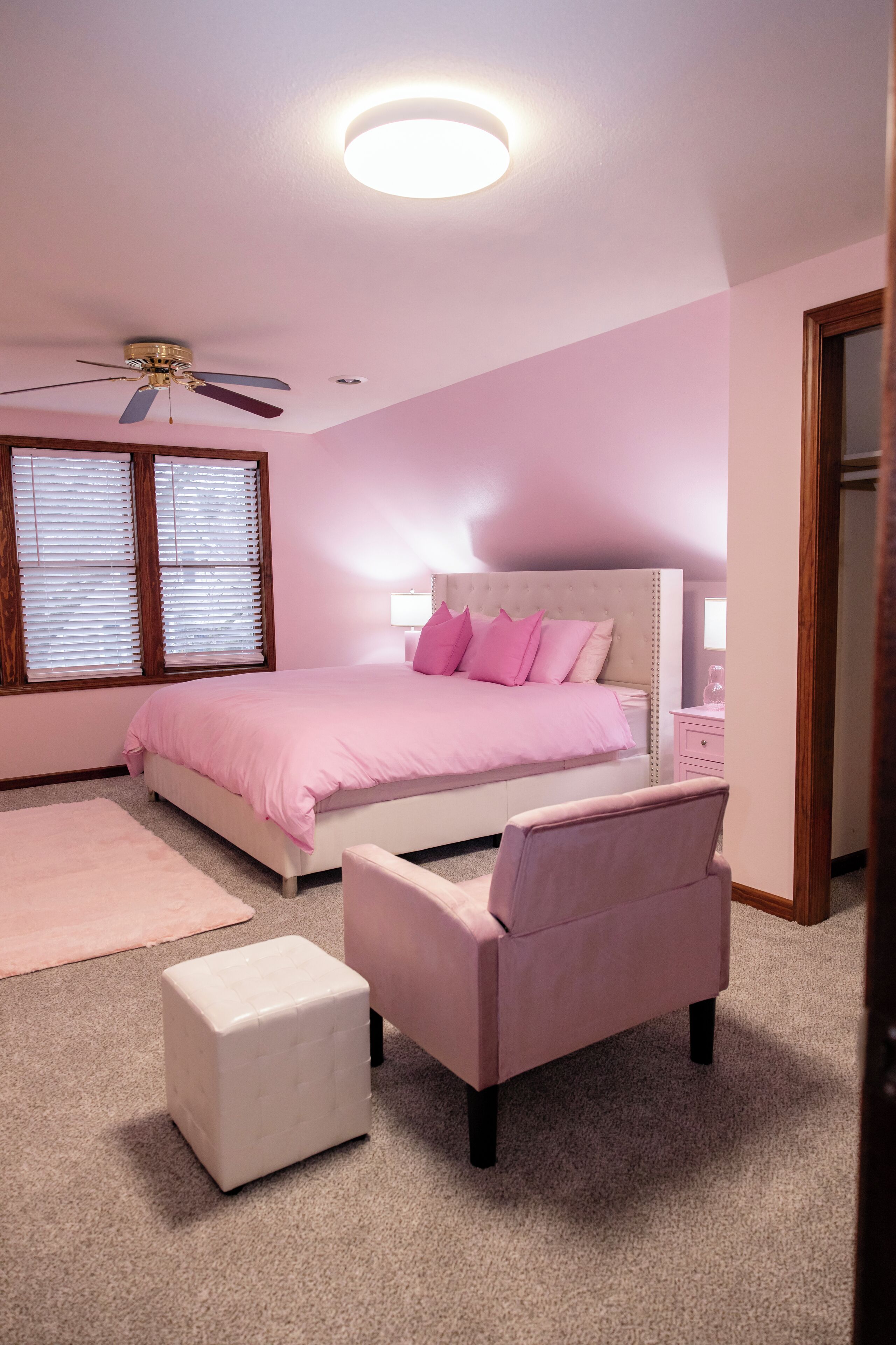 4 bedrooms, desk, iron/ironing board, free WiFi