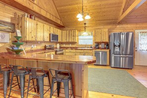 Fridge, microwave, stovetop, coffee/tea maker - Fire Pit, Screened Deck: Riverfront Ozarks Cabin! (Melbourne)